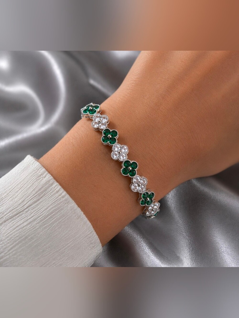 Emerald Crystal Clover Motif Bracelet